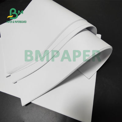 высокосортная бумага 50gsm 55gsm Uncoated белая Woodfree на книжное производство 66 x 106cm