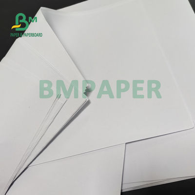 высокосортная бумага 50gsm 55gsm Uncoated белая Woodfree на книжное производство 66 x 106cm